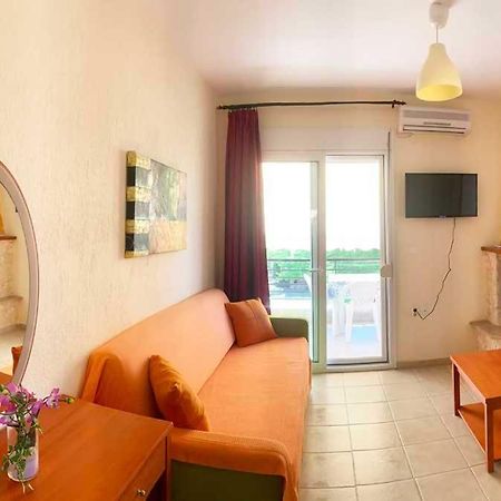 Helena'S Apartments - Nikiti Экстерьер фото